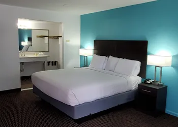 Travelodge by Wyndham Livonia/Canton/Novi Detroit Area hotel thumbnail 6