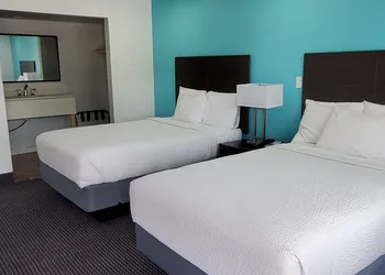 Travelodge by Wyndham Livonia/Canton/Novi Detroit Area hotel thumbnail 7