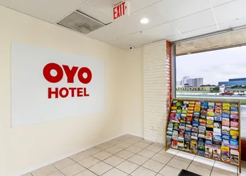 Oyo Hotel San Antonio Lackland AFB/Seaworld Hwy 90 W hotel thumbnail 5