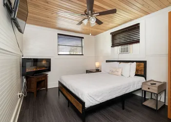 Depot Village hotel thumbnail 7
