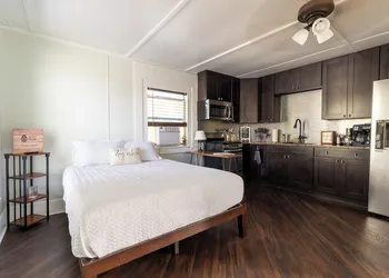 Depot Village hotel thumbnail 8
