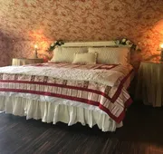 Wild Wisteria hotel detail image 3