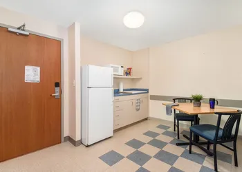 University of Ottawa Residence hotel thumbnail 4