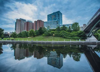 University of Ottawa Residence hotel thumbnail 8