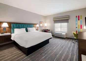 Hampton Inn Concord hotel thumbnail 4