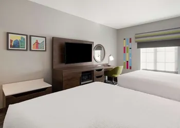 Hampton Inn Concord hotel thumbnail 7