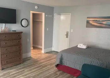 Blue Palmetto Vacation Rentals hotel thumbnail 3