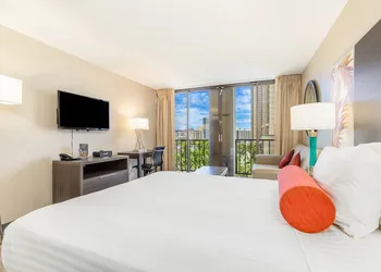 Castle at Palms at Waikīkī hotel thumbnail 3