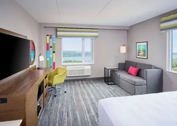 Hampton Inn by Hilton Hamilton hotel thumbnail 8