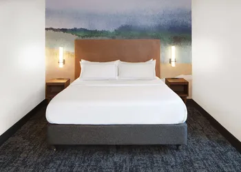River's Edge Hotel Portland, Tapestry Collection by Hilton hotel thumbnail 7