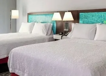 Hampton Inn & Suites Somerset hotel thumbnail 4