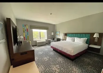 Hampton Inn & Suites Somerset hotel thumbnail 5
