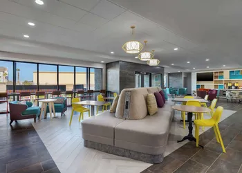 Home2 Suites By Hilton El Centro hotel thumbnail 2
