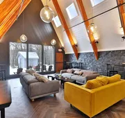 The Birch Ridge: European Room #8 - King Suite In Killington, Vermont. Hot Tub. 1 Bedroom Home hotel detail image 4