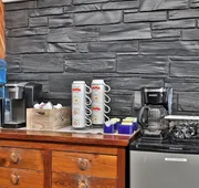 The Birch Ridge: Lace Room #3 - Queen Suite In Renovated Killington Lodge. Hot Tubs. 1 Bedroom Home hotel detail image 3