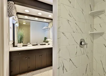 The Birch Ridge: Lace Room #3 - Queen Suite In Renovated Killington Lodge. Hot Tubs. 1 Bedroom Home hotel thumbnail 6
