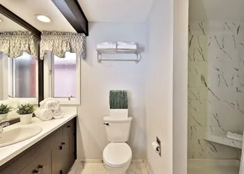 The Birch Ridge: Lace Room #3 - Queen Suite In Renovated Killington Lodge. Hot Tubs. 1 Bedroom Home hotel thumbnail 7