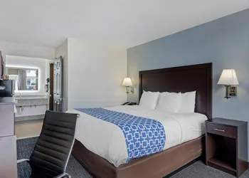 Suburban Studios Verona - Staunton North hotel thumbnail 7