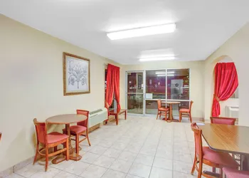 Baymont by Wyndham Coalinga hotel thumbnail 3