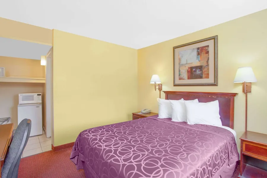Baymont by Wyndham Coalinga hotel detail image 6