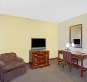 Baymont by Wyndham Coalinga hotel detail image 7
