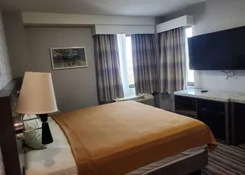 The Essence Hotel AT JFK hotel thumbnail 4