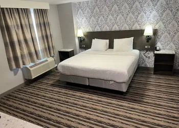 The Essence Hotel AT JFK hotel thumbnail 8