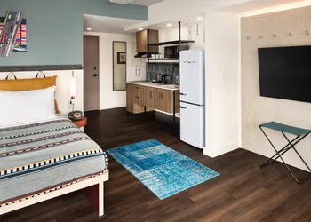 Moxy Halifax Downtown hotel thumbnail 5