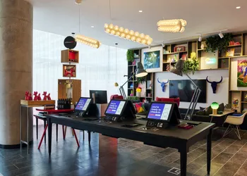 citizenM Austin Downtown hotel thumbnail 4