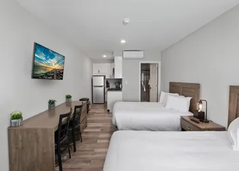 The Beach House hotel thumbnail 5