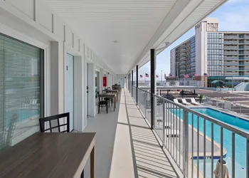 The Beach House hotel thumbnail 7