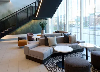 Courtyard By Marriott Montreal Laval hotel thumbnail 2