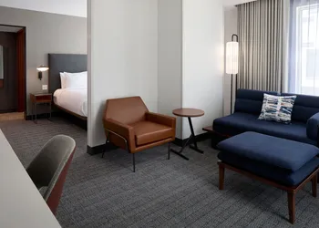 Courtyard By Marriott Montreal Laval hotel thumbnail 5