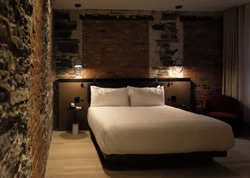 Le Petit Hôtel Vieux-Montréal | Notre-Dame hotel thumbnail 8