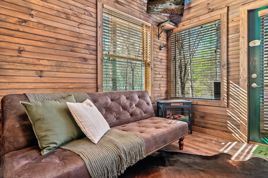 Rivers Edge Treehouses hotel detail image 6