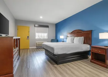 SureStay Hotel by Best Western McAlester hotel thumbnail 5
