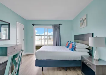 Admiral's Quarter hotel thumbnail 2