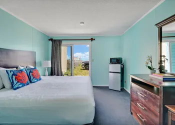 Admiral's Quarter hotel thumbnail 4