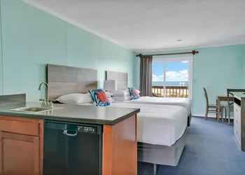 Admiral's Quarter hotel thumbnail 7