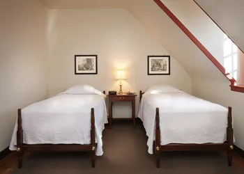 Colonial Houses, an Official Colonial Williamsburg Hotel hotel thumbnail 4