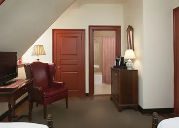 Colonial Houses, an Official Colonial Williamsburg Hotel hotel thumbnail 8