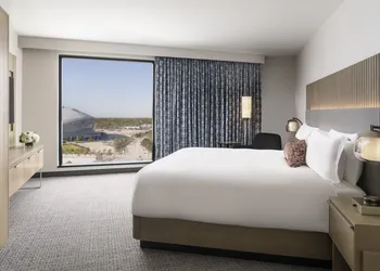 Loews Arlington hotel thumbnail 7
