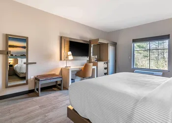 Cambria Hotel Lake Placid - Lakeside Resort hotel thumbnail 5