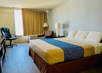 Travelodge by Wyndham Carlisle North hotel thumbnail 8