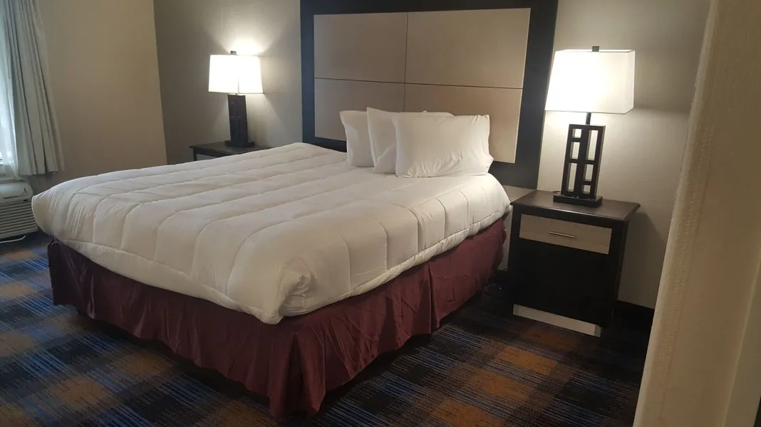 Regency inn and Suites hotel detail image 2