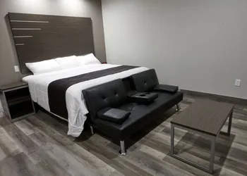 Crystal Inn hotel thumbnail 2
