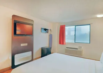 Studio 6 Suites Los Angeles, CA - Los Angeles - LAX hotel thumbnail 5