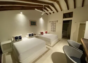Casa Mandarina hotel thumbnail 2