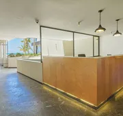 It beach hotel detail image 3