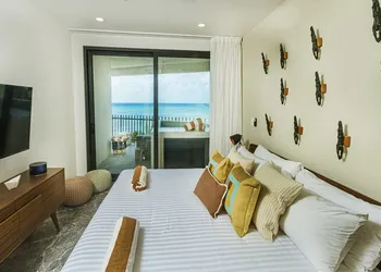 It beach hotel thumbnail 5